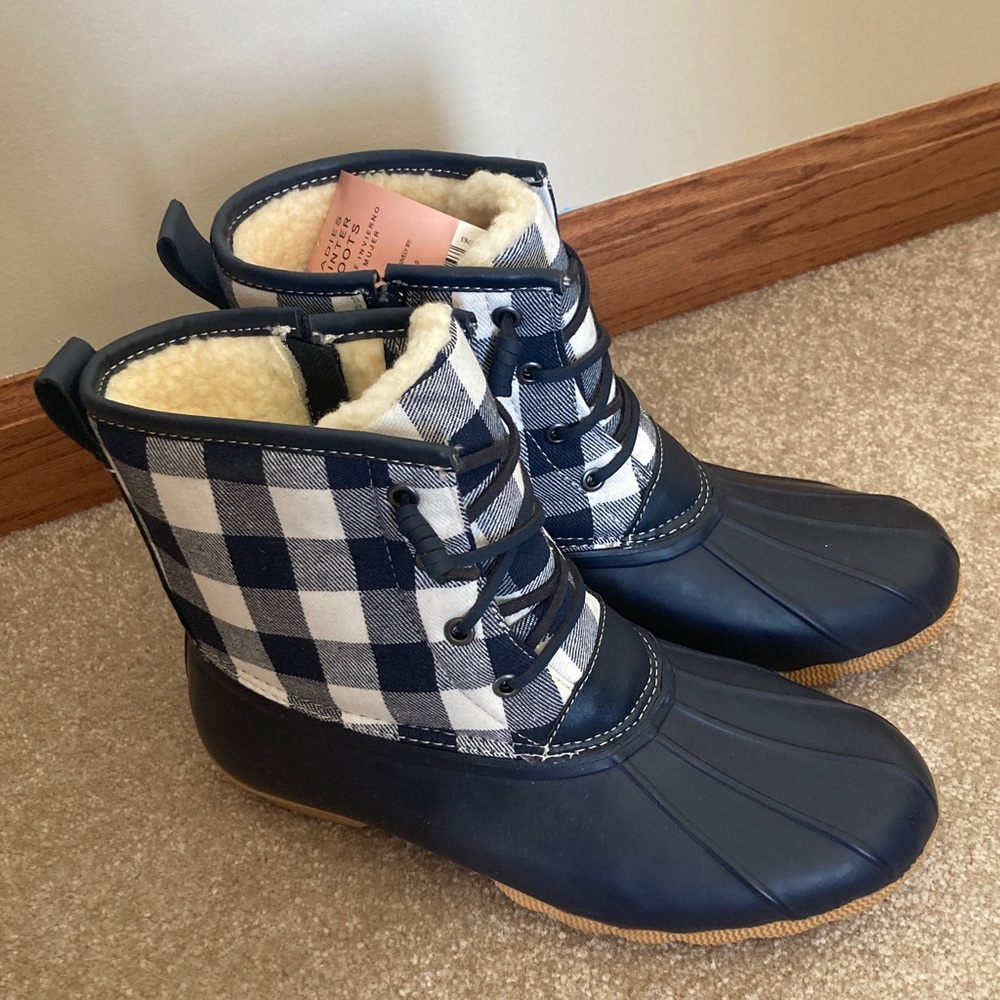 Navy Lined Tie Boots